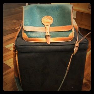 Vintage Dooney & Bourke cross body bag